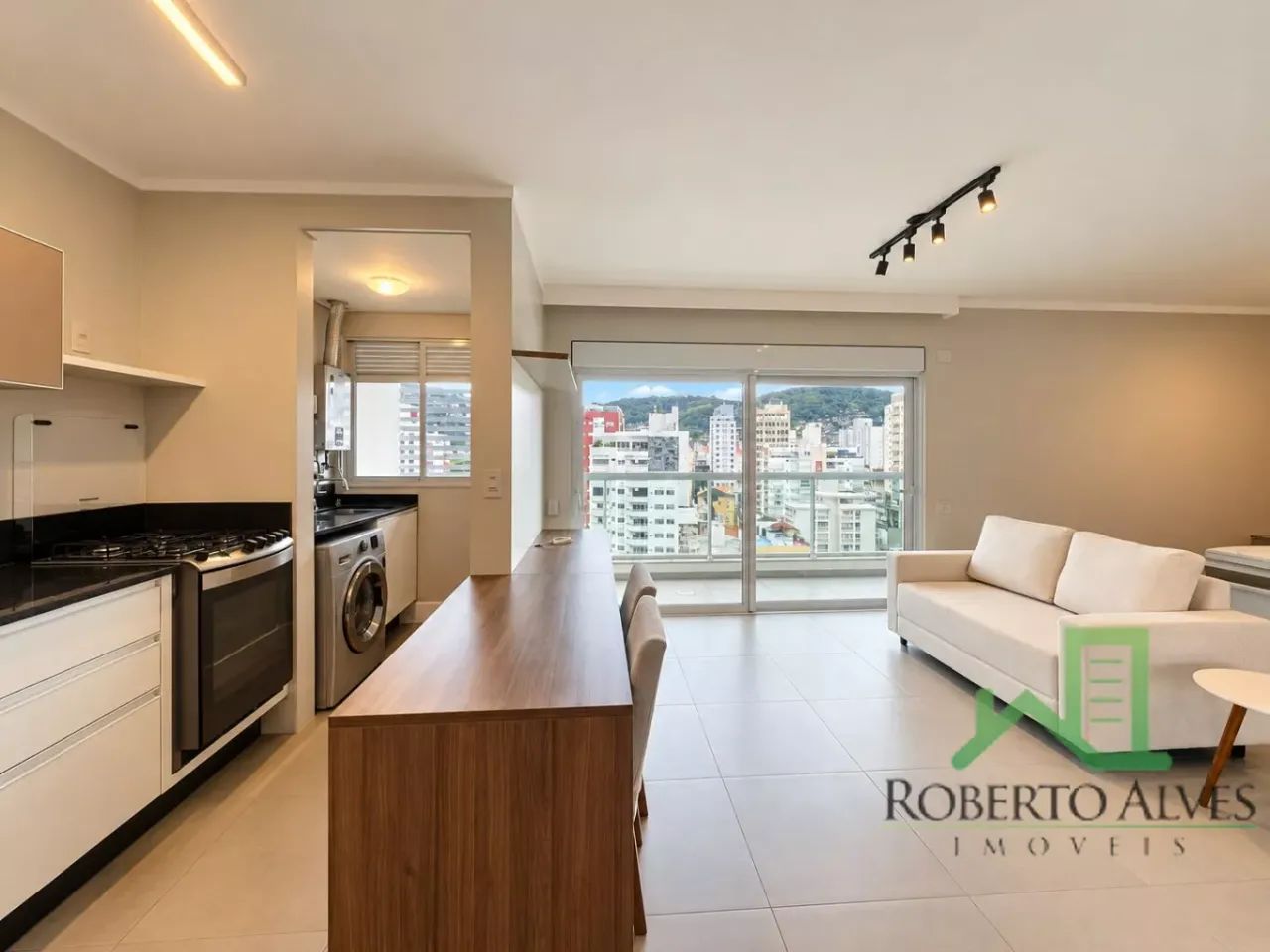 LOCAÇÃO ANUAL | Studio mobiliado com sacada | Centro de Florianópolis - Foto 4