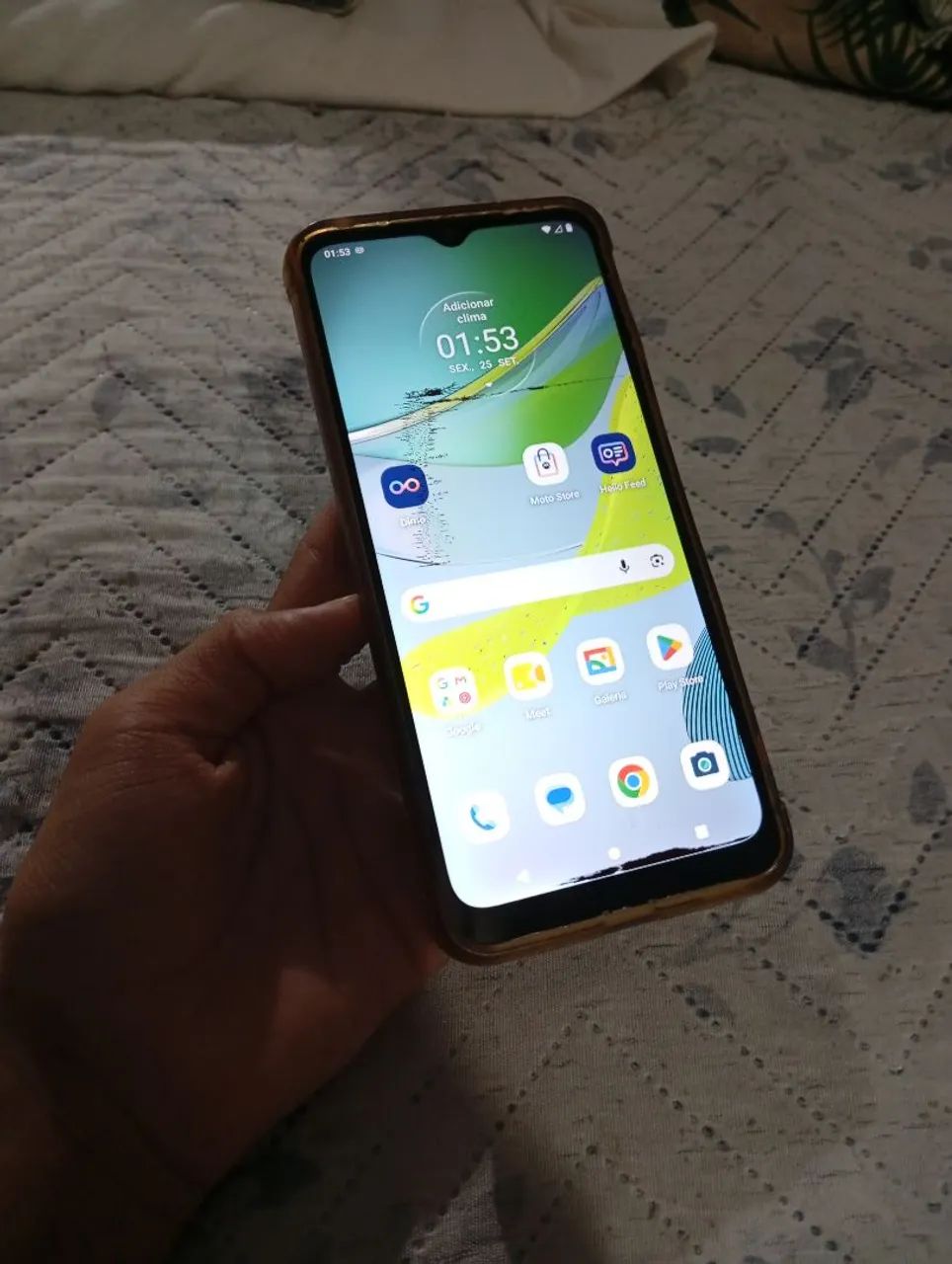 Motorola e13 funcionando com pequenas falha no pixel da tela