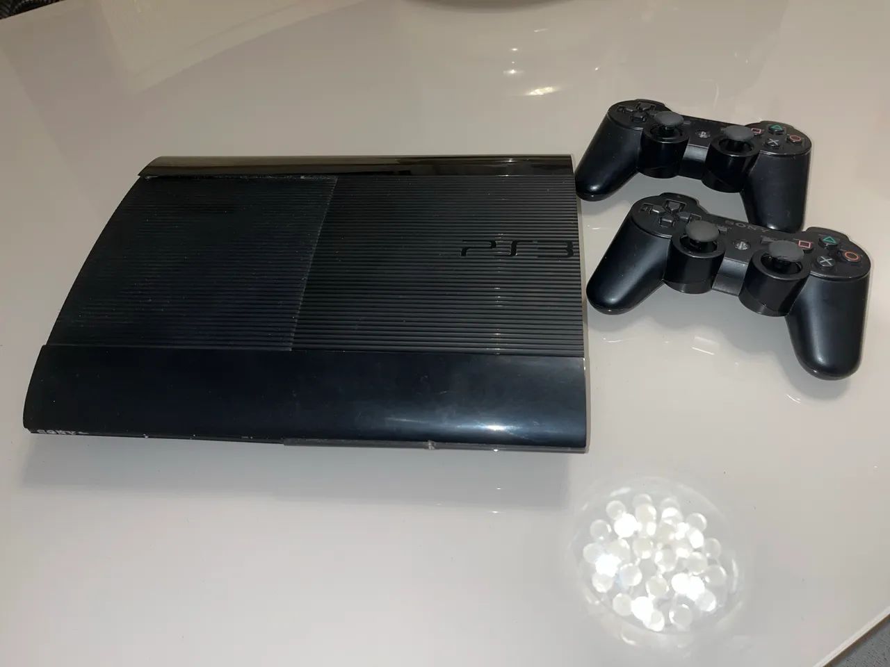 Ps3 super slim com 2 controles