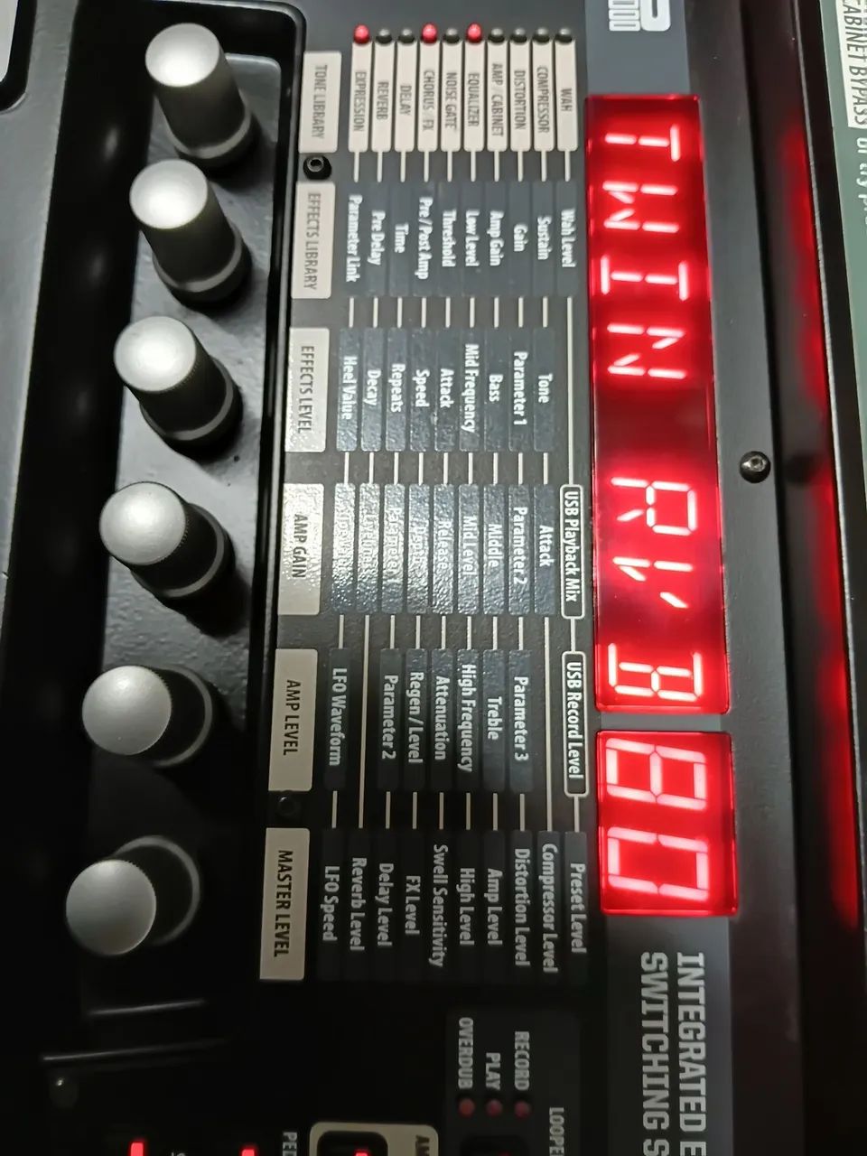 Pedaleira Digitech RP1000 fonte e case - Foto 4