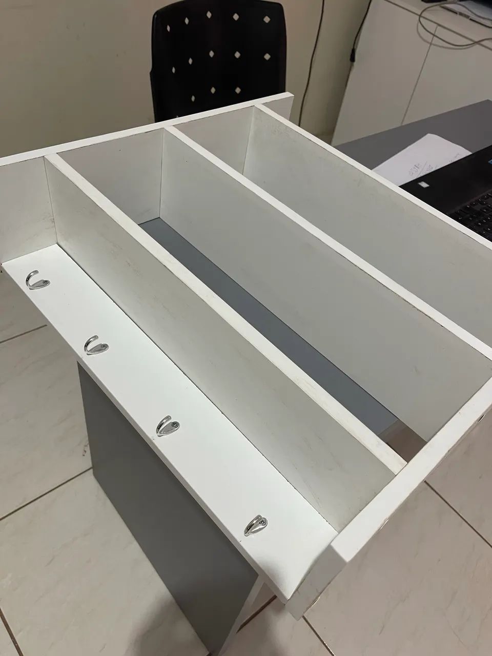Prateleira multiuso 