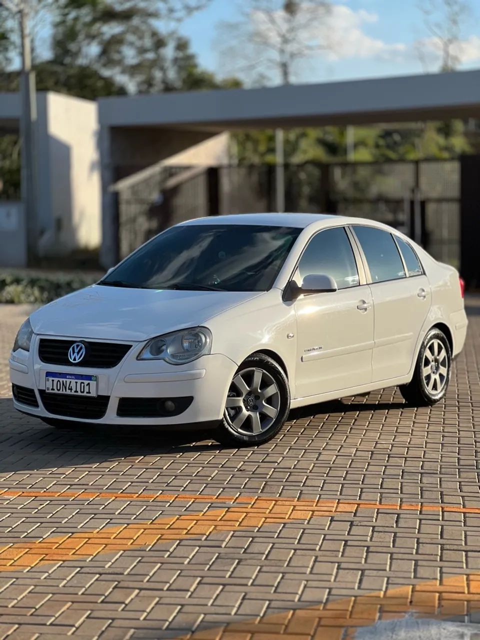Volkswagen Polo Polo Sed./Sed. COMF. 2.0/2.0 Flex 8V 4p 2008