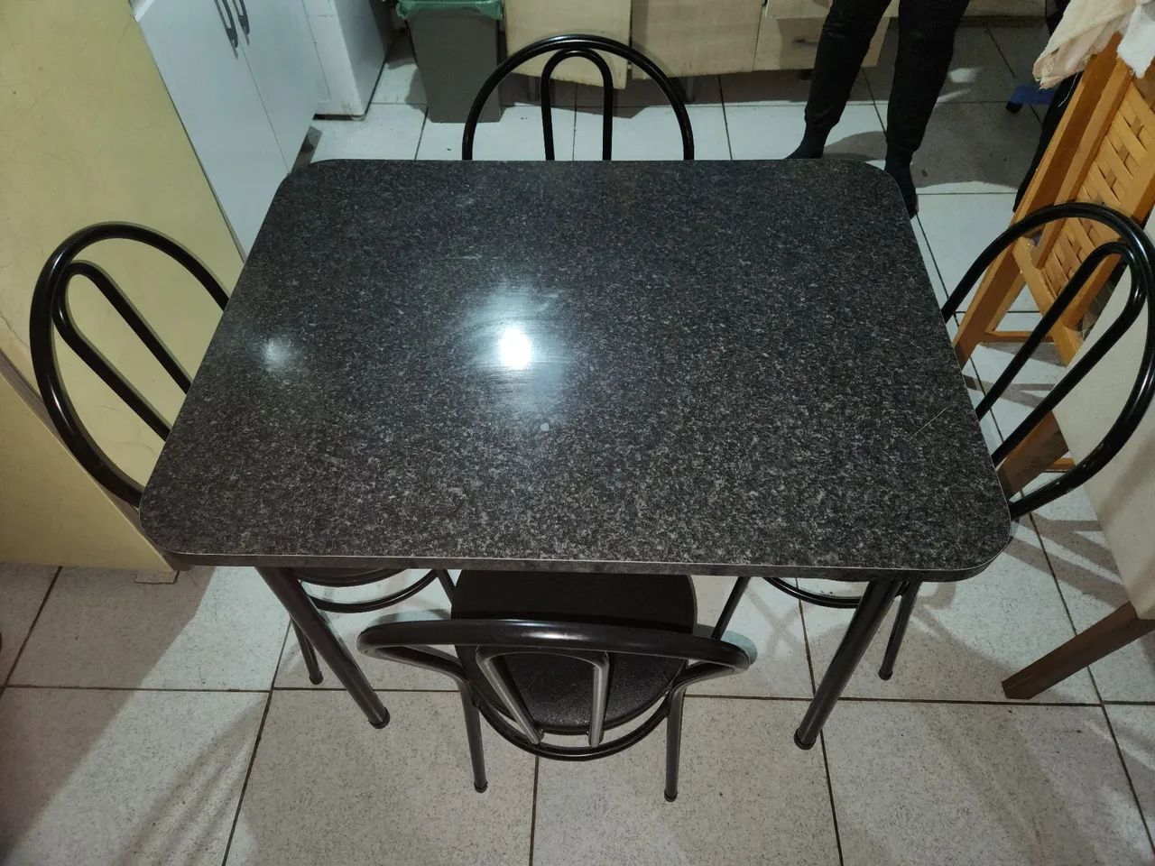 MESA 4 LUGARES 