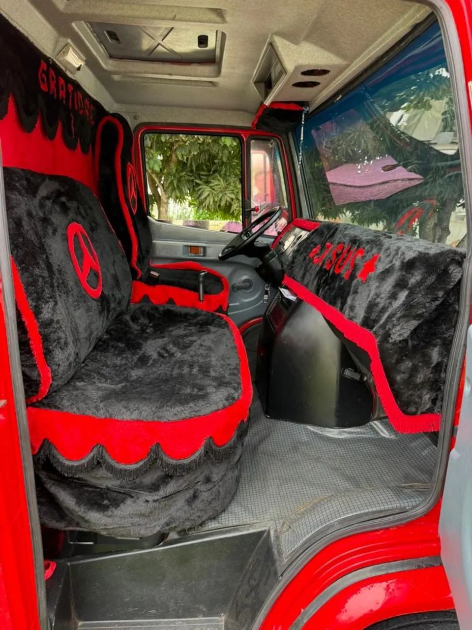 Mercedes 710 - Foto 3