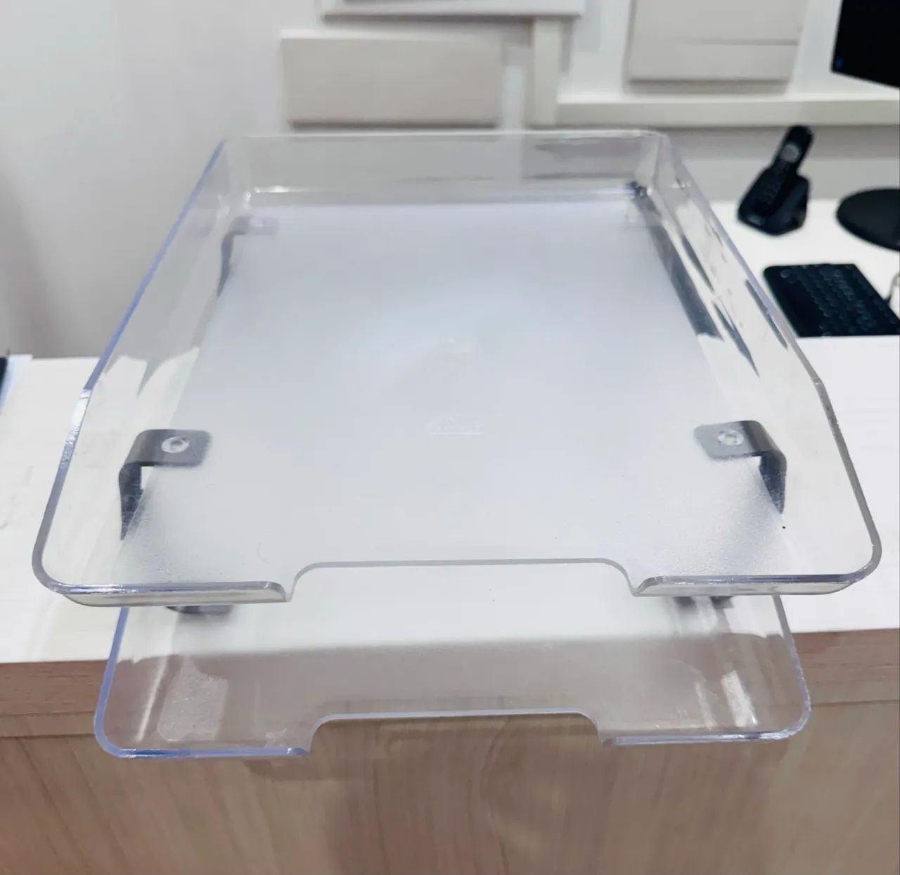 Bandeja organizadora de documentos - acrílico transparente, 2 andares - Foto 2