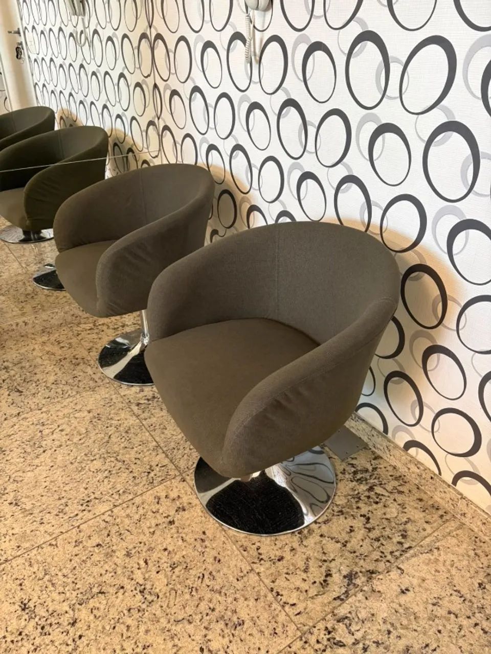 CONJUNTO 2 POLTRONAS 