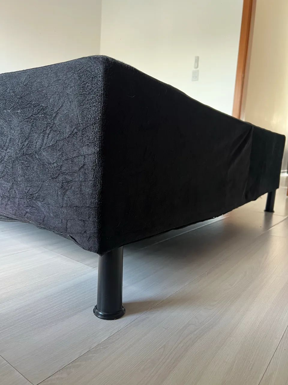 Base Box para Cama Casal/ Preta com Pés