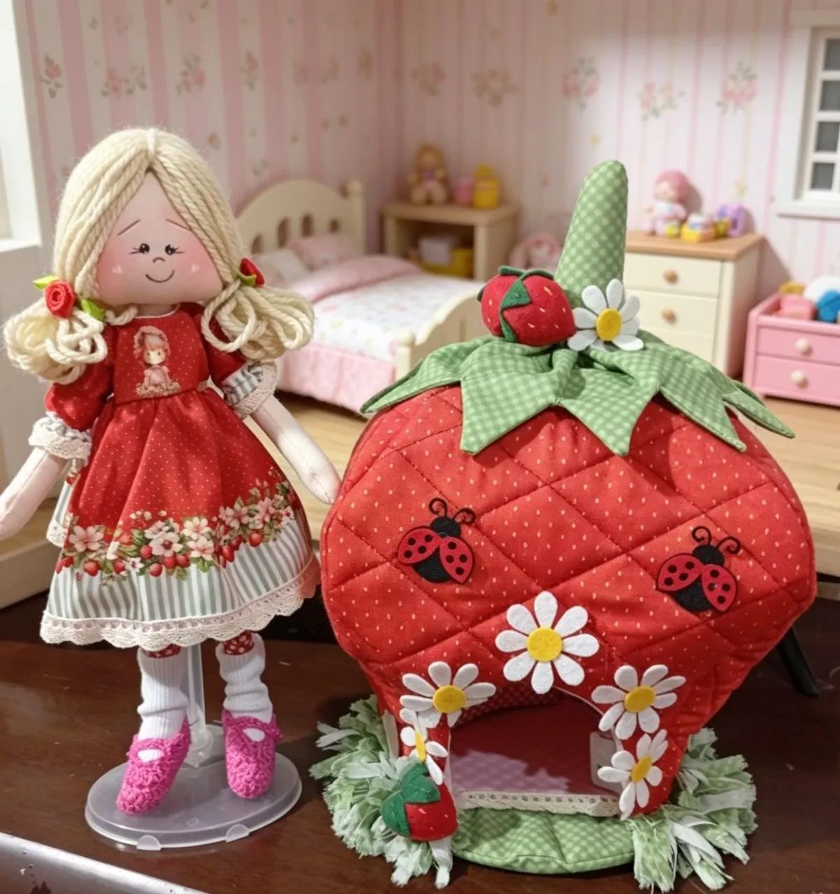 Kit boneca de pano com cabana morango  - Foto 3