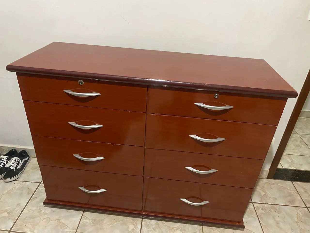 Cômoda 8 gavetas, sendo 2 com chave  - Foto 2
