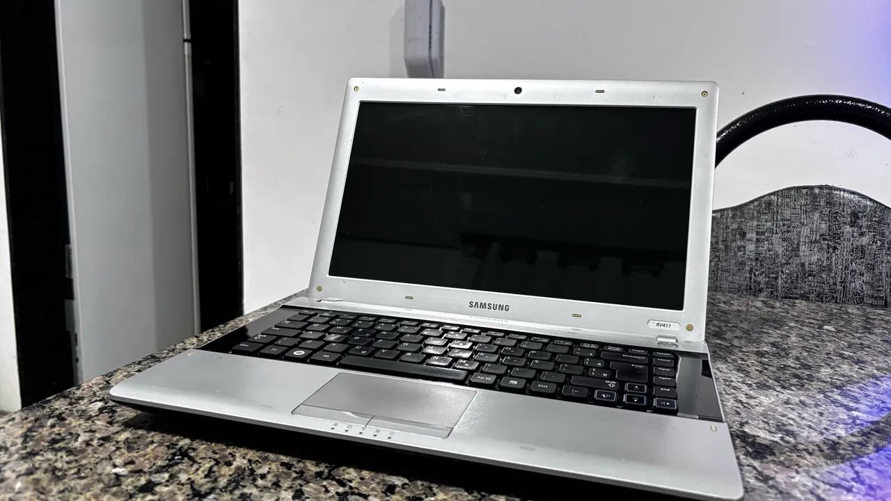 Notebook Samsung i3 de 2.53 ghz com Ssd 120 com 6gb ddr3 c windows 10 e Office 24 - Foto 4