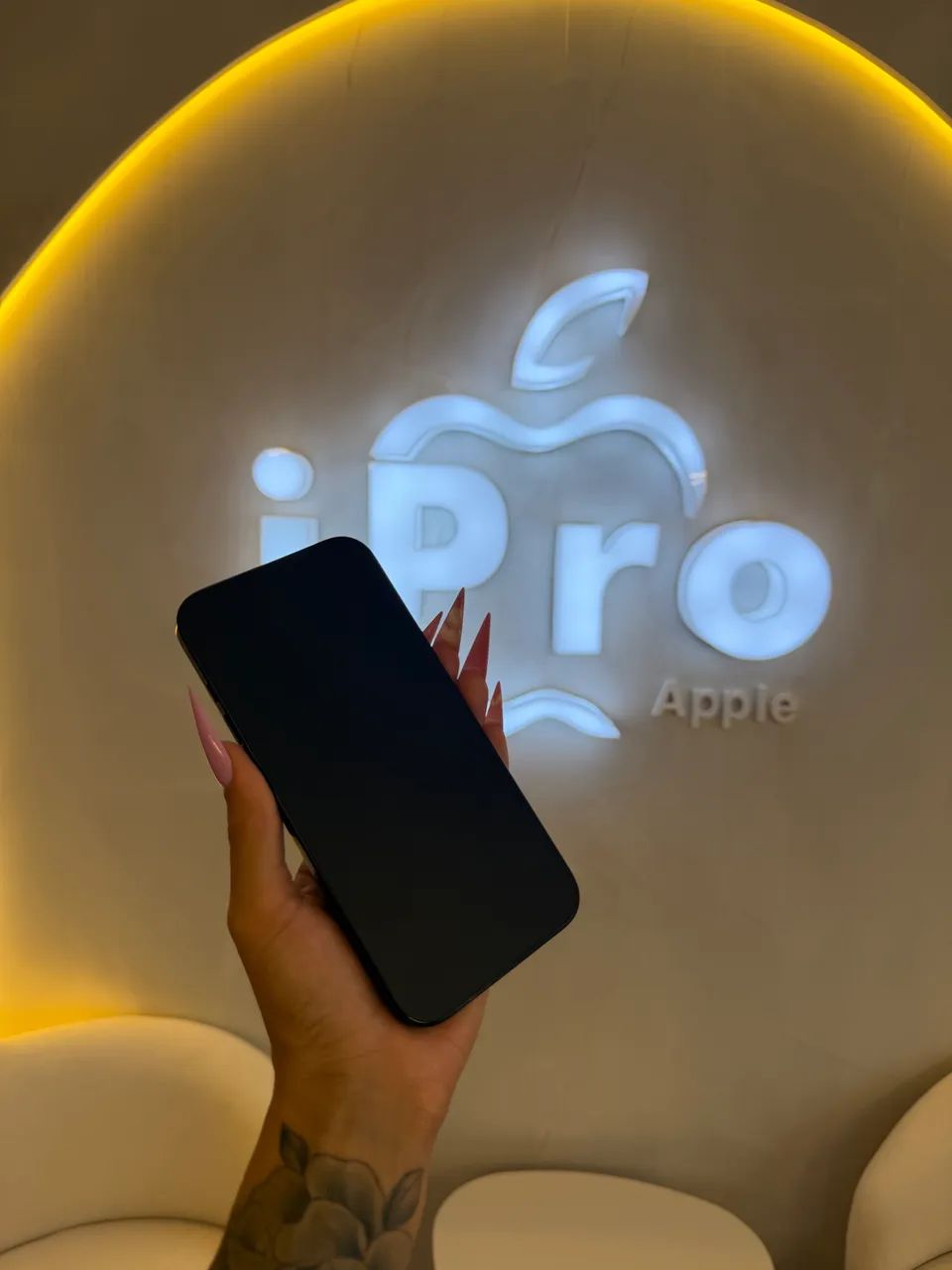 iPhone 16 Pro Max Titânio Preto  - Foto 4