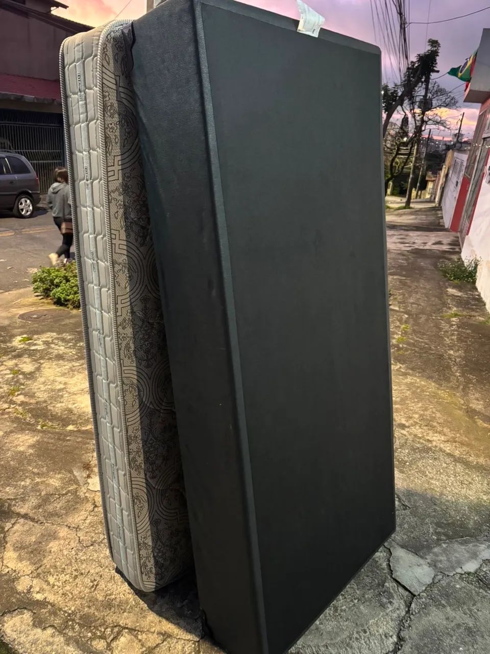 Cama box de solteiro ou colchão 