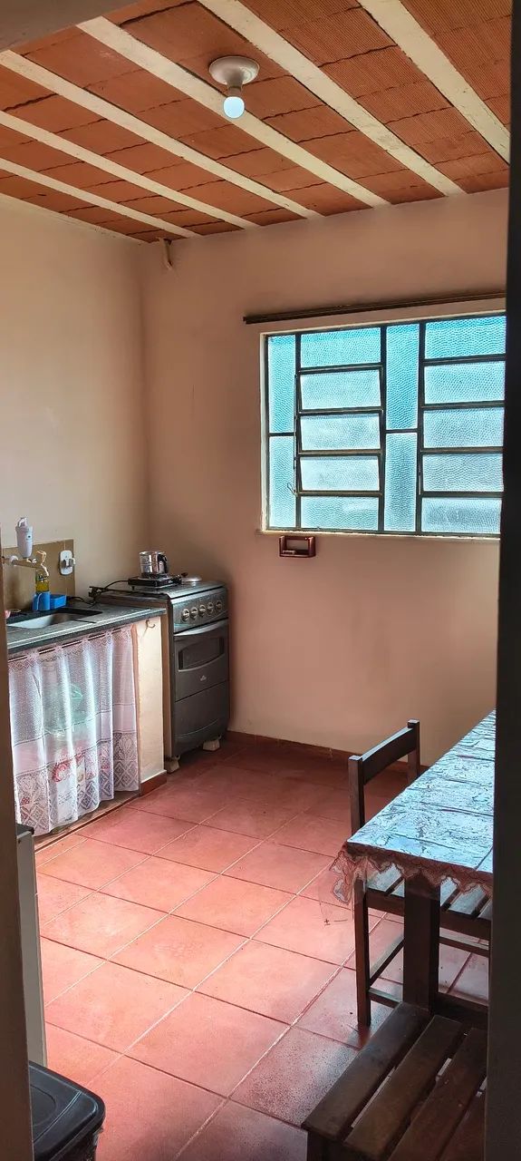 Casa espaçosa com 4 lotes de terreno em Monjolos, SG - Foto 4