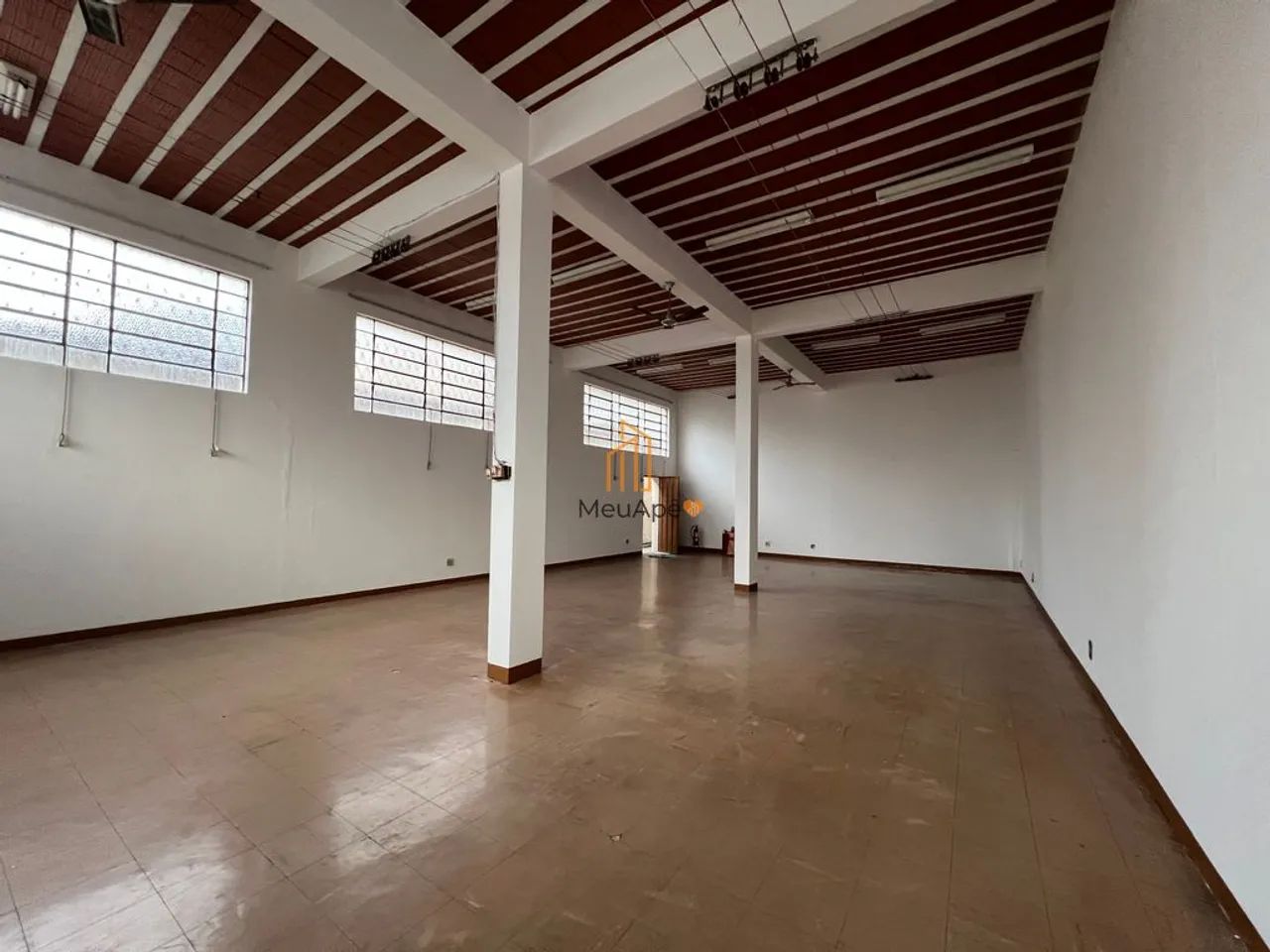 GALPÃO PARA ALUGAR NO PRINCIPAL PONTO DO BAIRRO CAIÇARA! - Foto 4