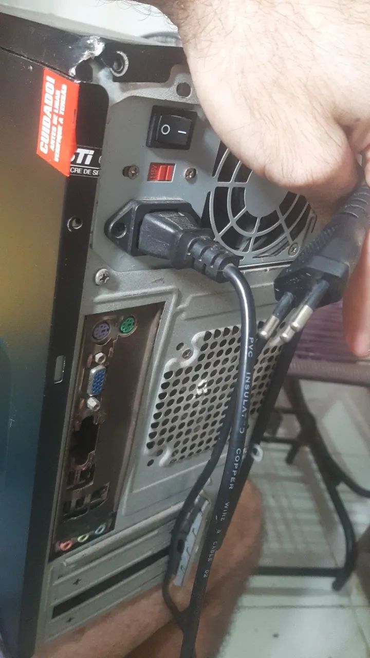 Vendo CPU toshiba funcionando - Foto 2