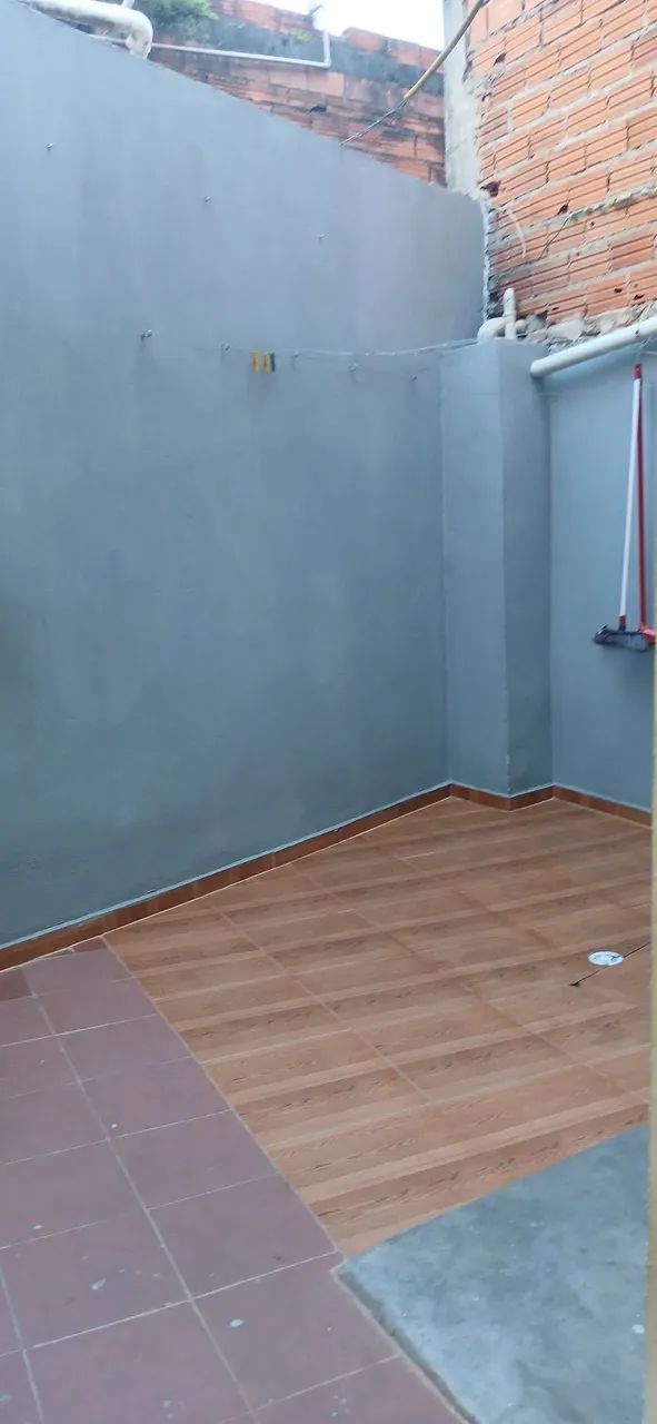 Vende se uma casa