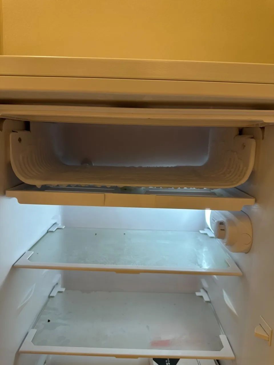 Frigobar efficient 90l branco eletrolux  - Foto 5