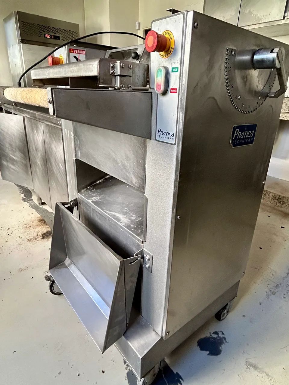 Modeladora de pão PRÁTICA MPR 500 - Foto 2