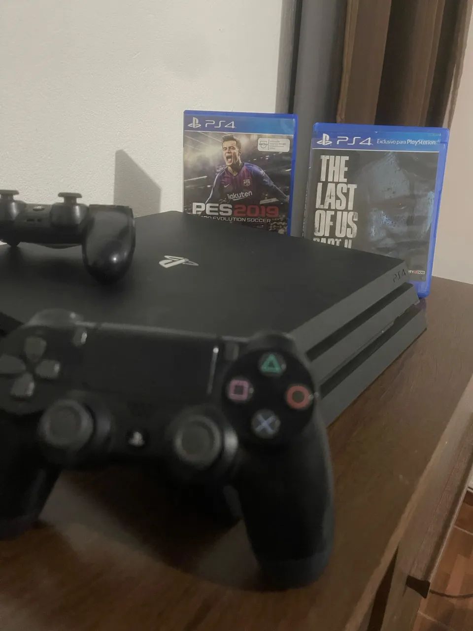 Playstation 4 pro e 2 controles - Foto 2
