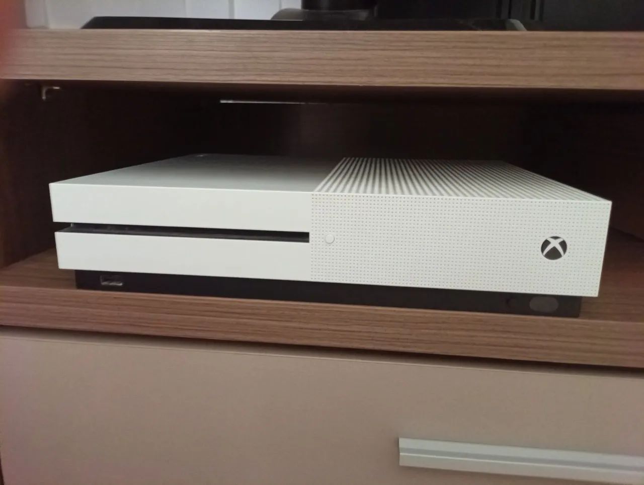 Xbox one S com dois controles