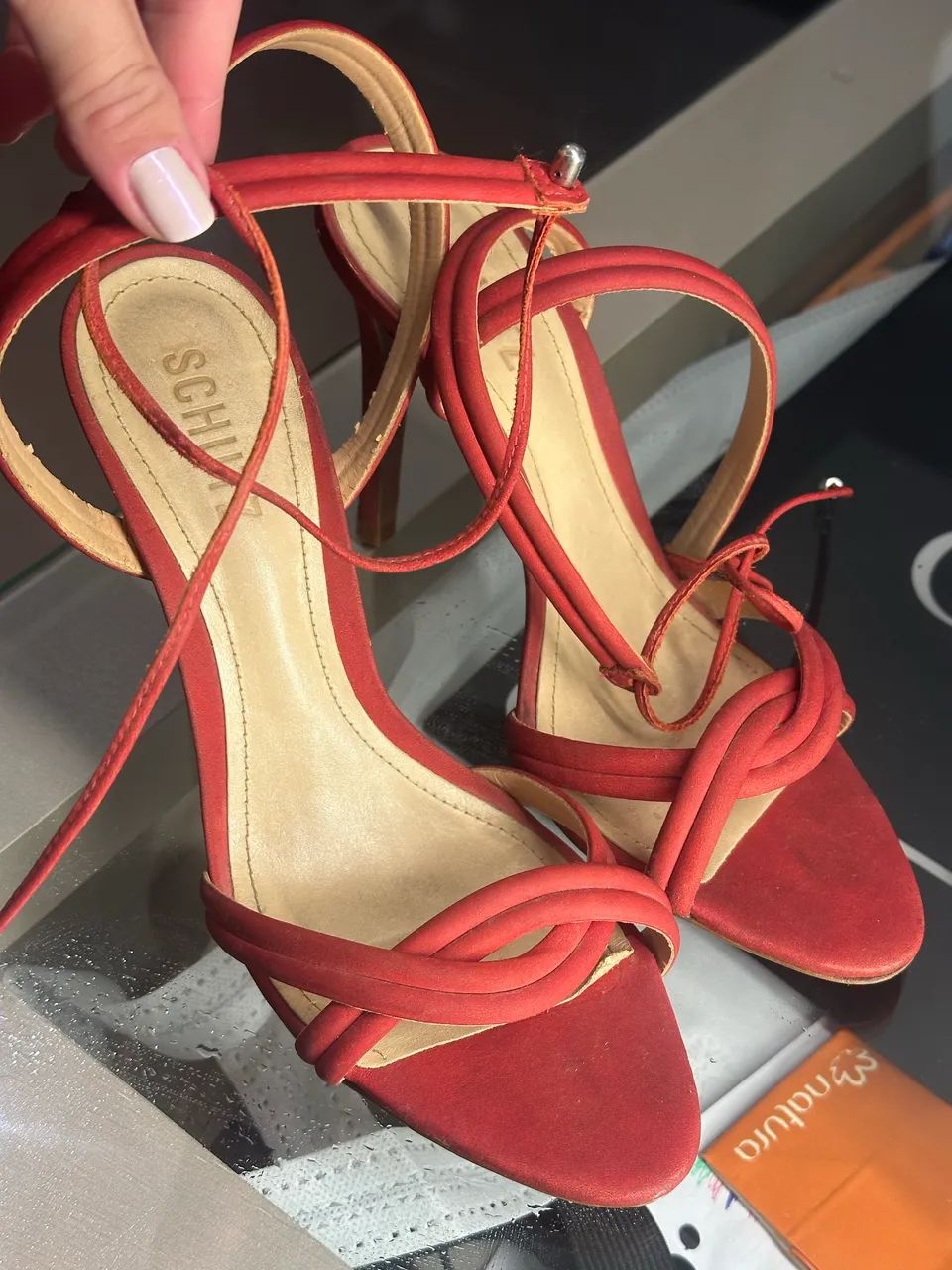 Sandália Schutz vermelha 38 - Foto 4