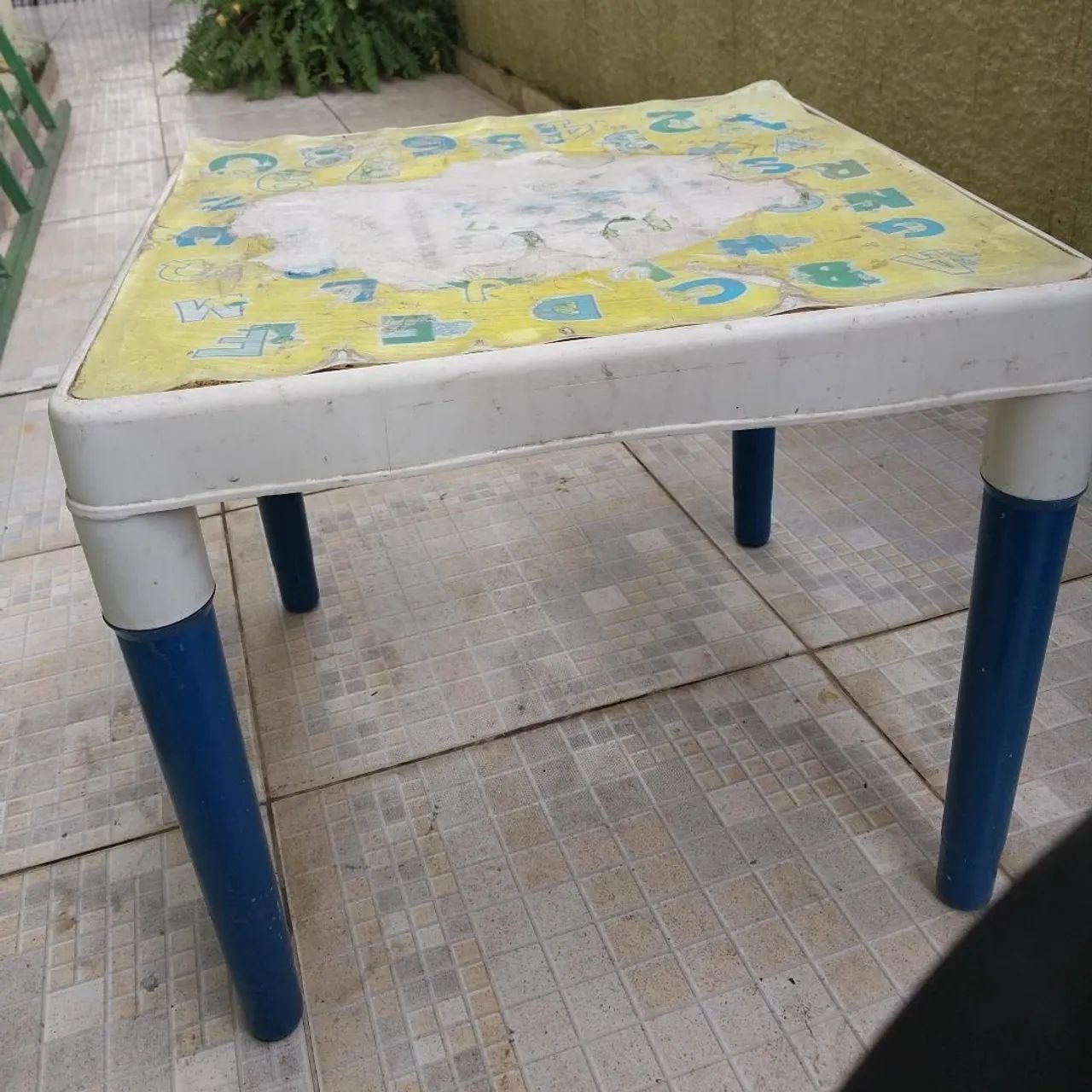 Mesinha infantil 