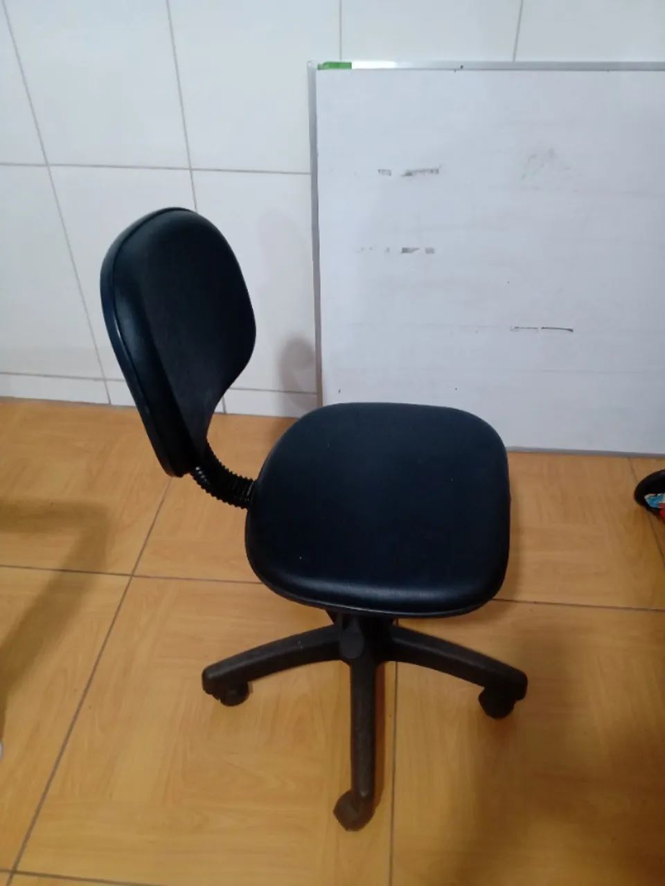 Mesa e cadeira de escritório  - Foto 5