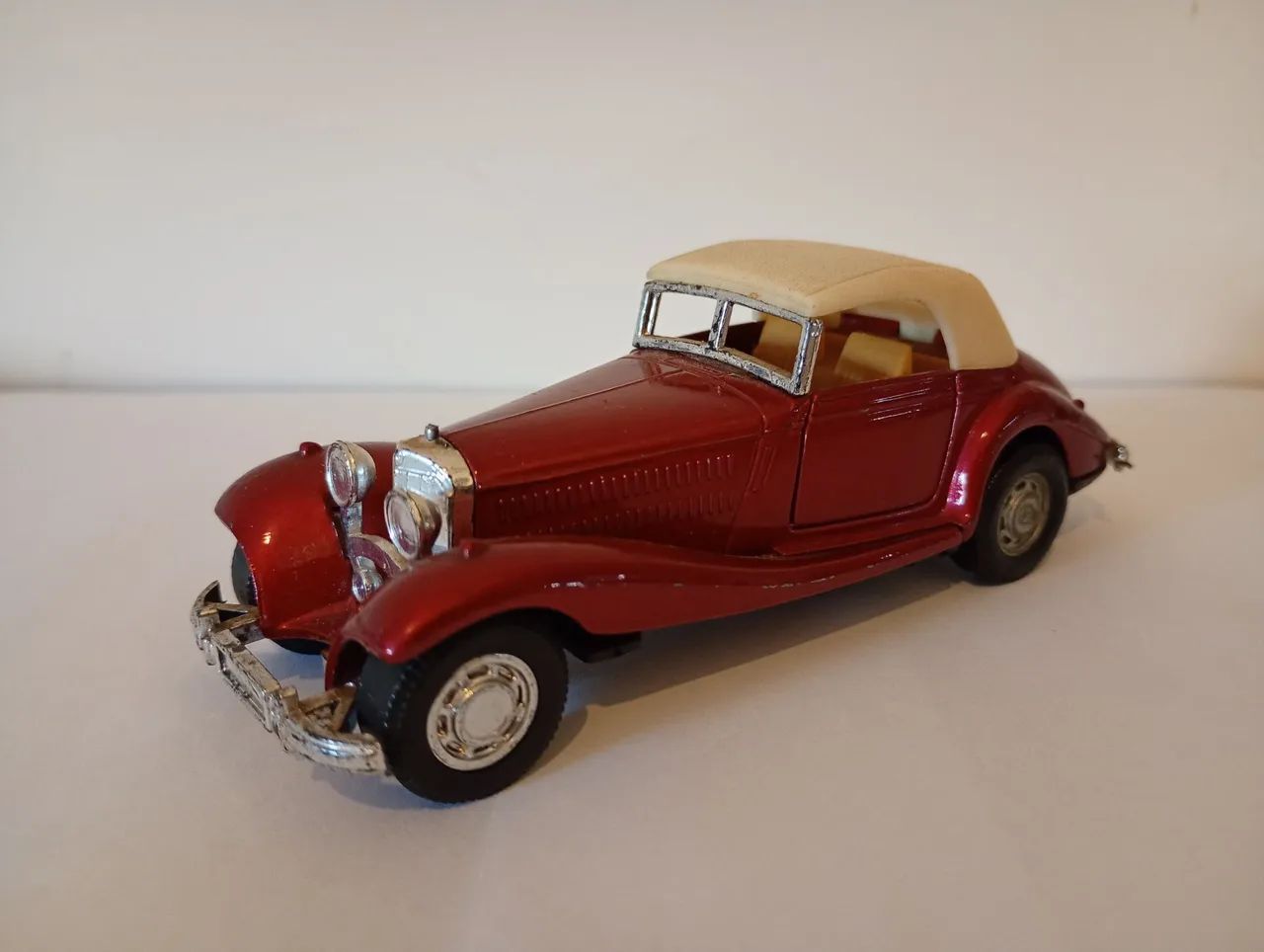 Yatming - Miniatura Mercedes 540K Capota Fechada