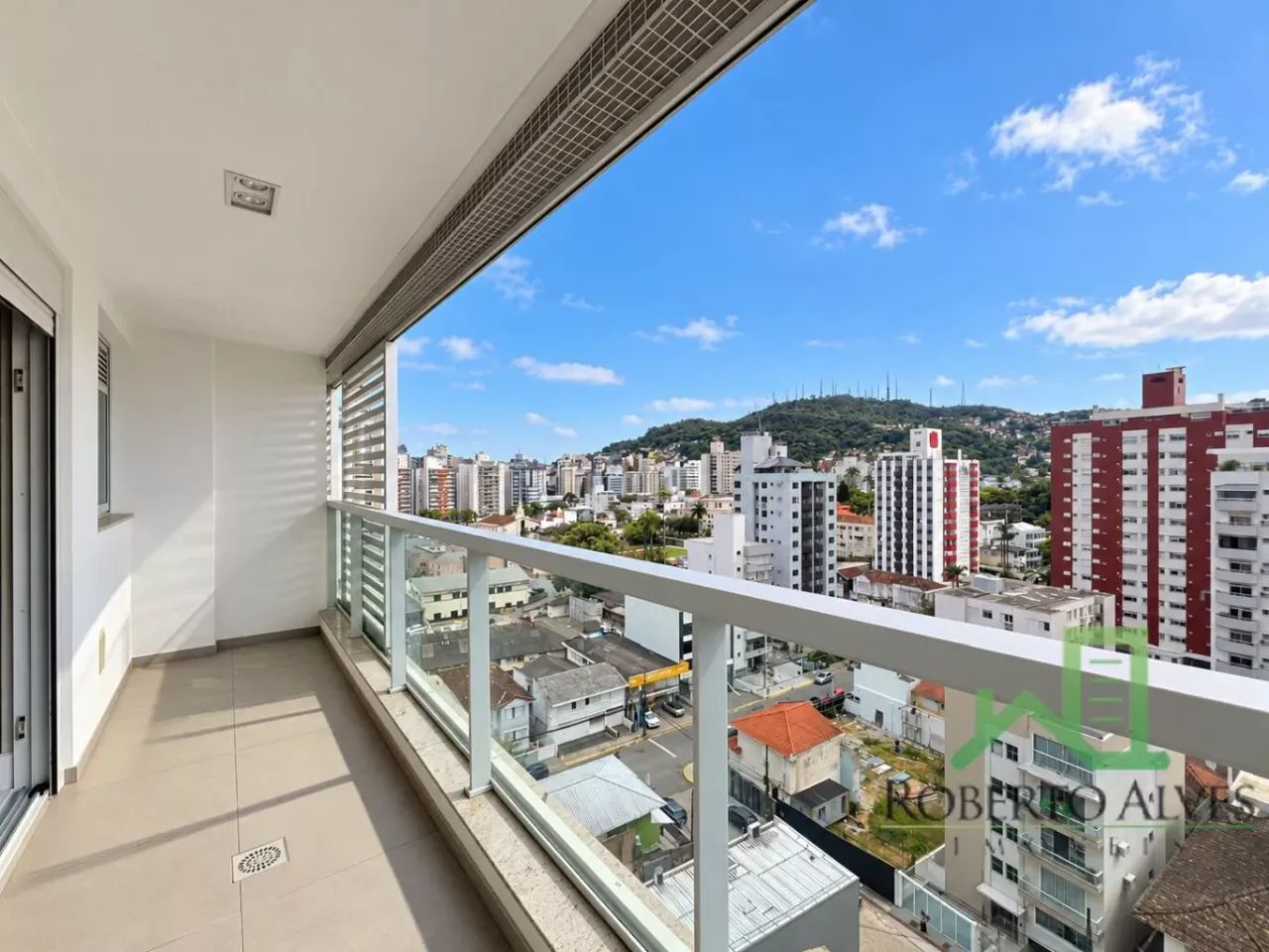 LOCAÇÃO ANUAL | Studio mobiliado com sacada | Centro de Florianópolis - Foto 3