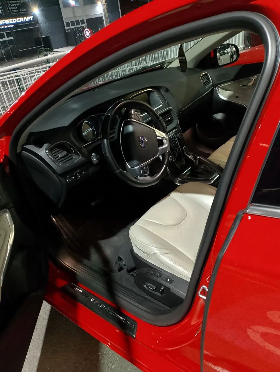 Volvo V40 T-4 2.0 Aut./mec. 2014 - Foto 3