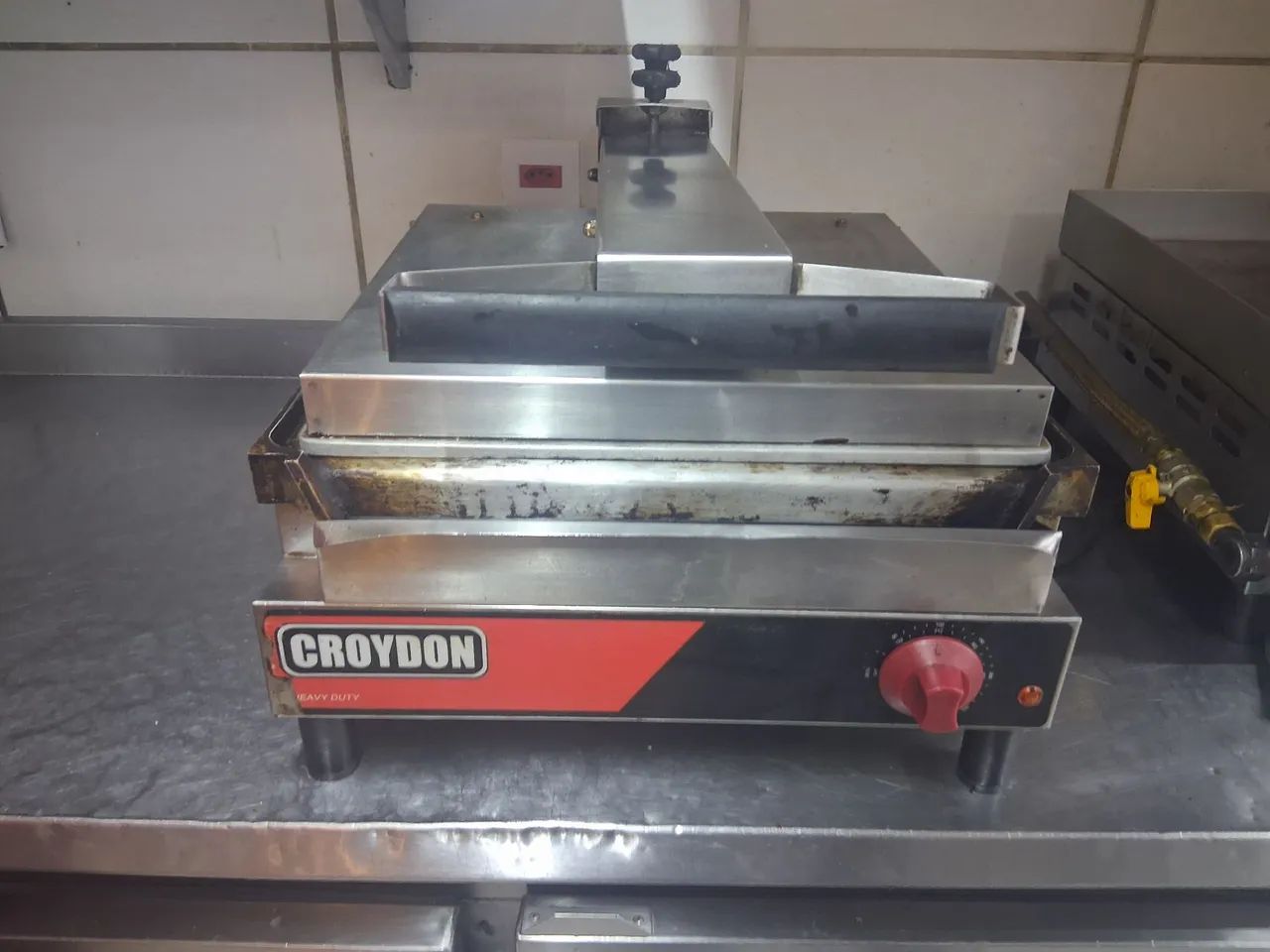 Chapa/prensa CROYDON 220v - Foto 2