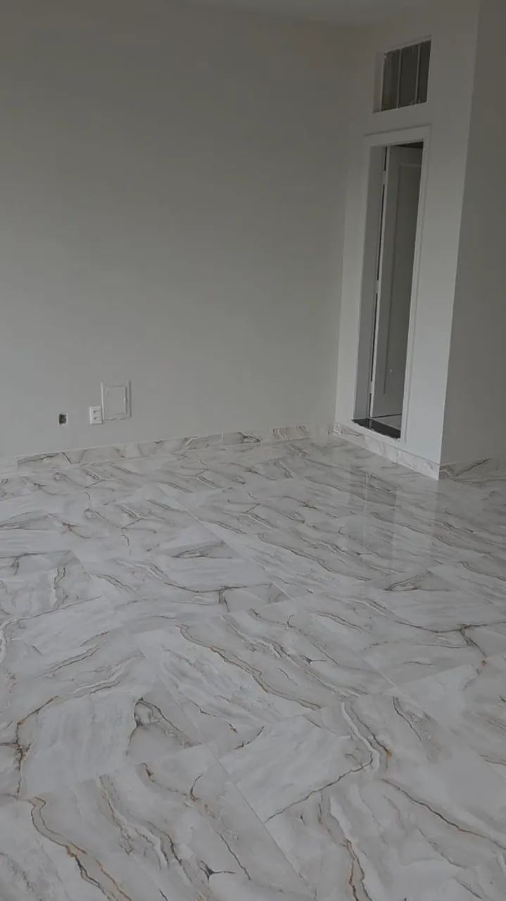Aluguel de linda sala ampla com banheiro na Praça 7 