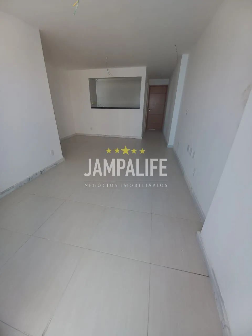 Apartamento com 03 Quartos no Jardim Luna