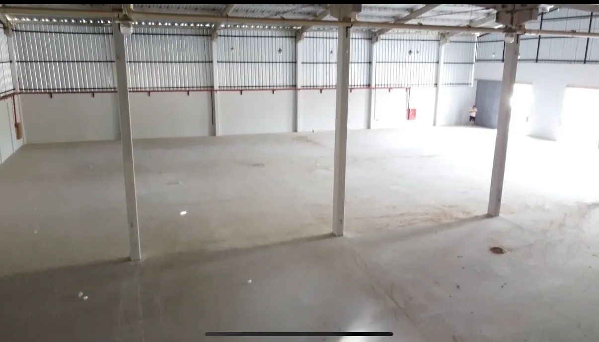Aluga-se Mega Galpão 2.000m2 - Foto 2