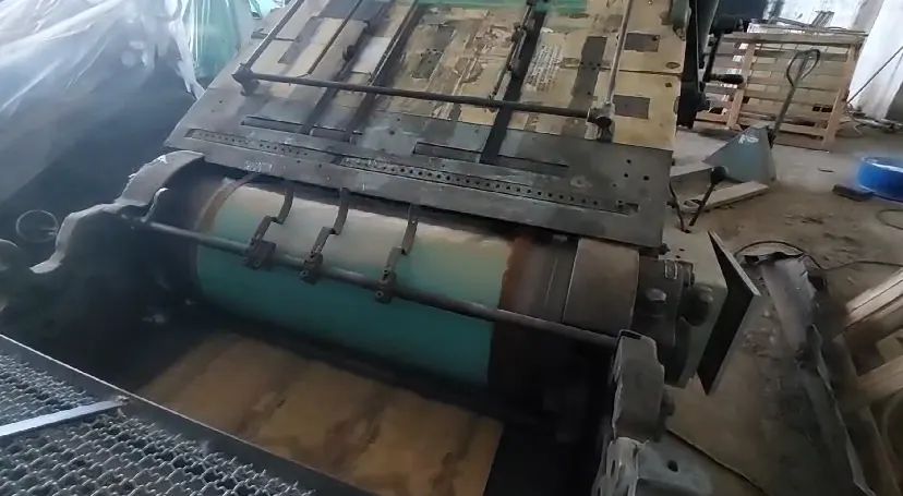 220 Corte e Vinco Automático Cilindrica Brevettata Formato 73 x 53 cm, Maquina Interior de