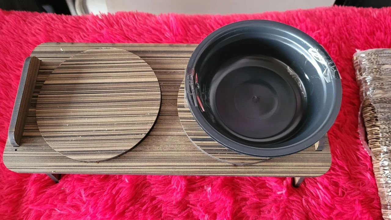 Kit comedouro elevado duplo + arranhador para gato - Foto 4