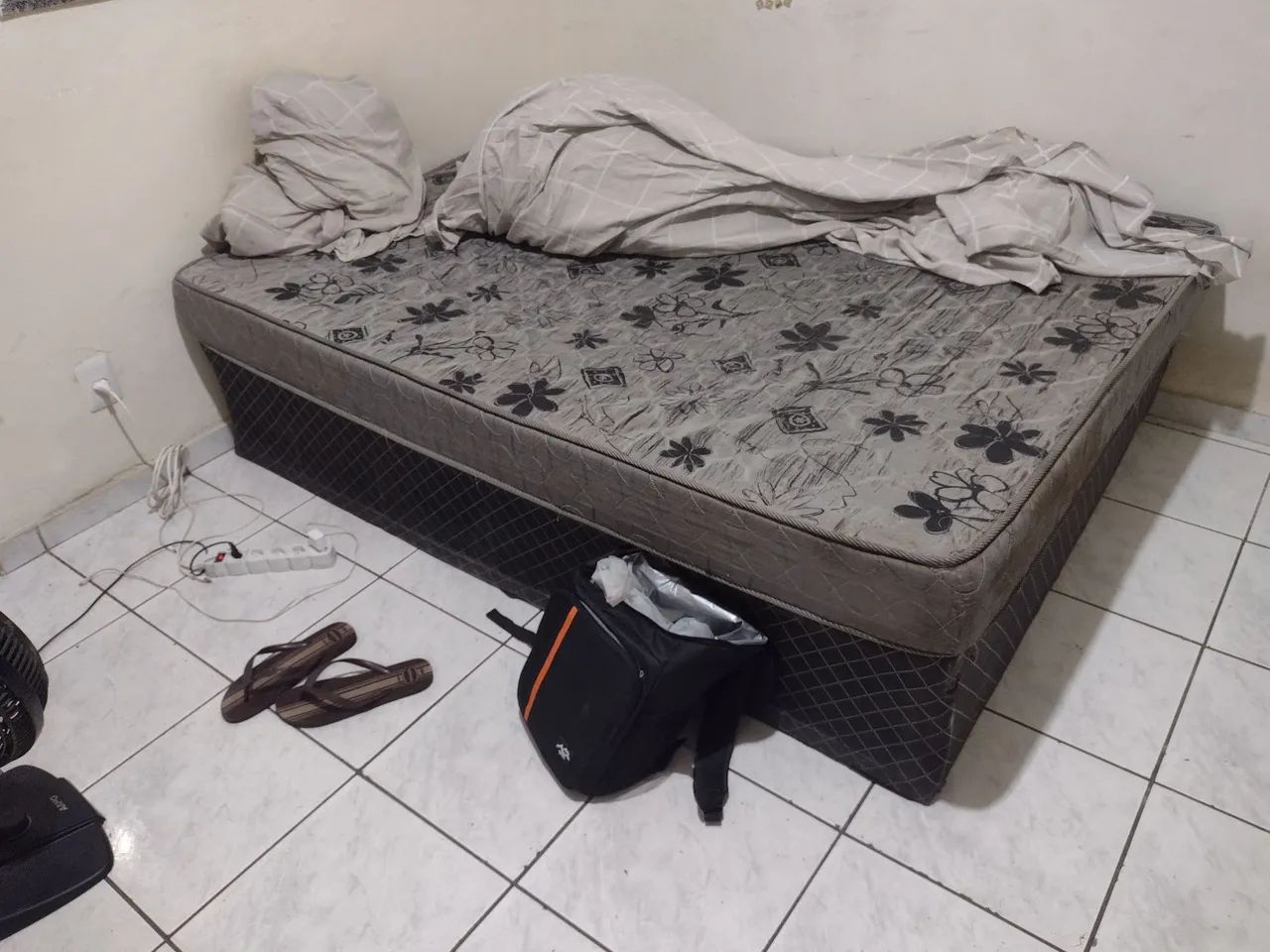 Cama com colchão 