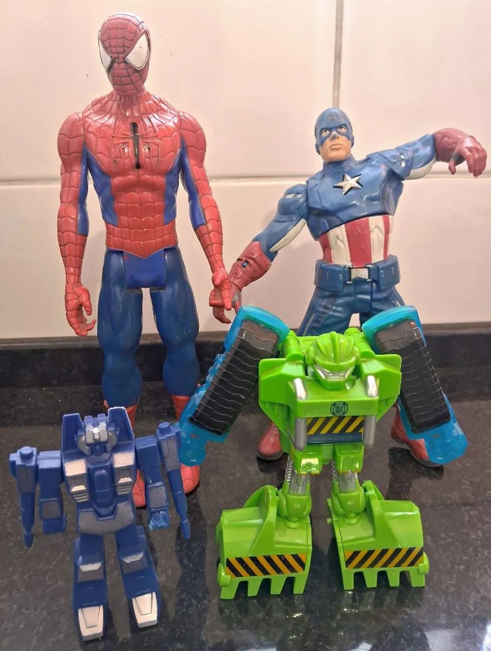 Herois Marvel e Transformers 