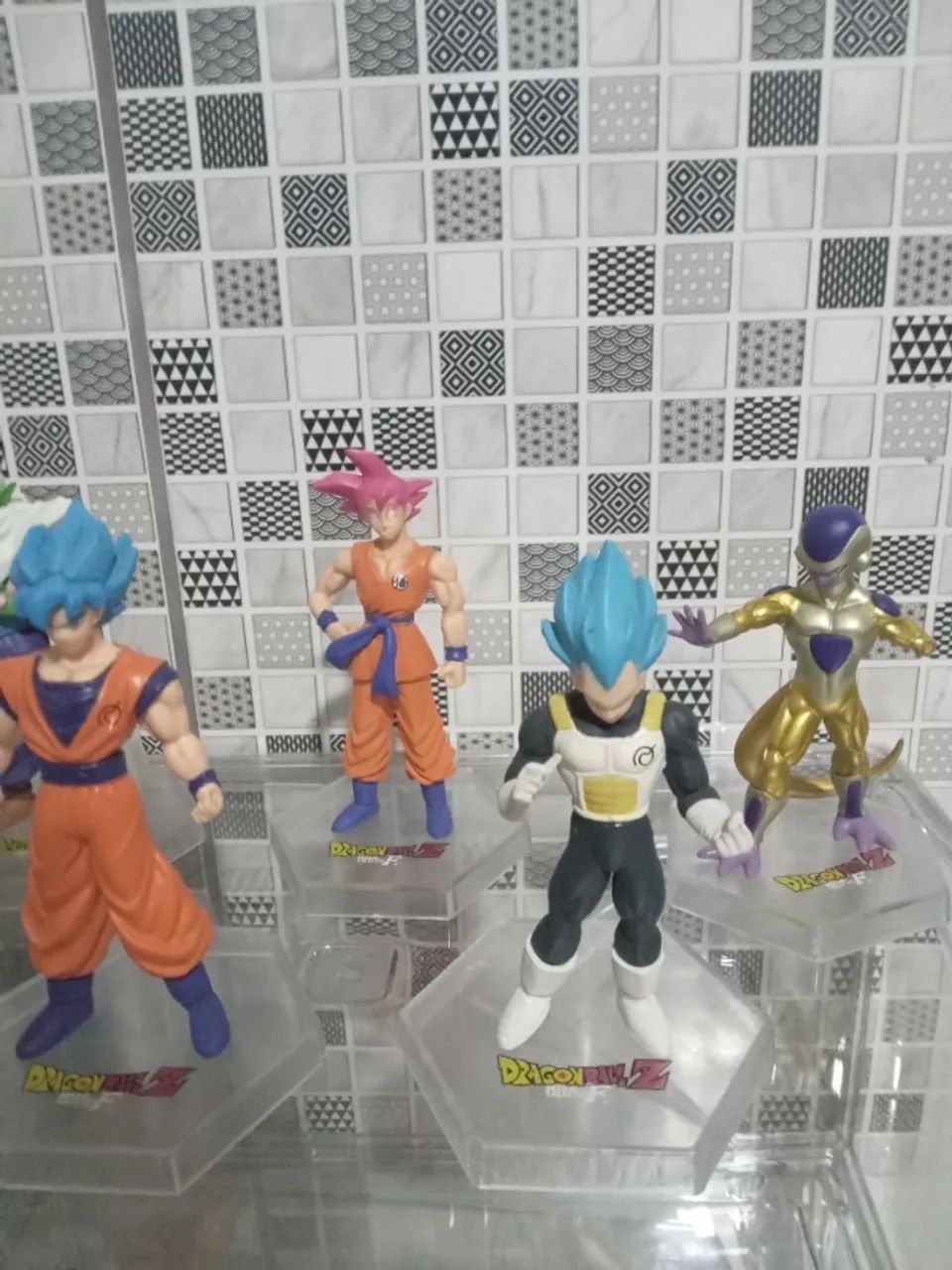 bonecos dragon ball z com base (6 pcs) - Foto 3