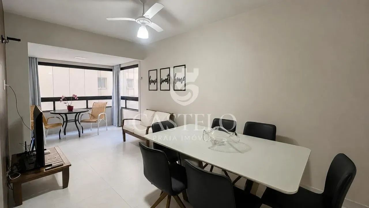 Apto 2 quartos/suíte na quadra do mar, reformado e mobiliado, prédio com elevador e portar - Foto 2