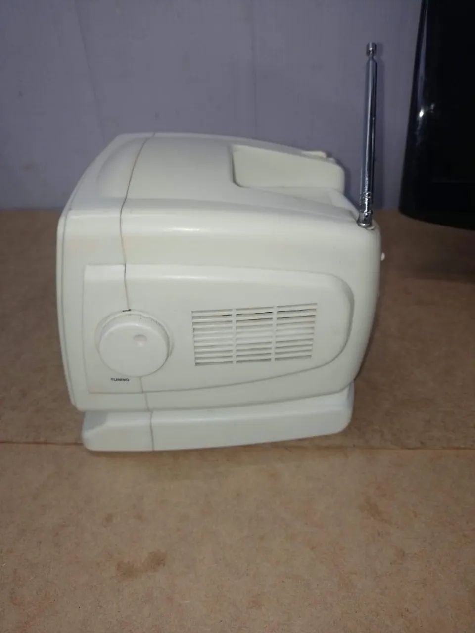 Mini TV Cougar com Rádio Integrado - Foto 4