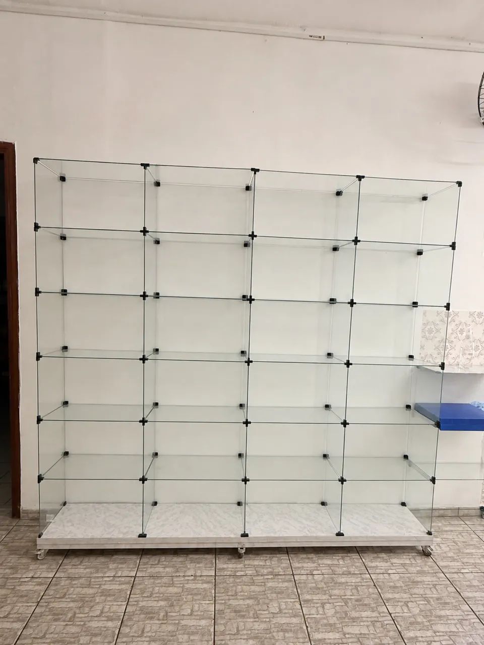 Expositor /Balcão de vidro colmeia 
