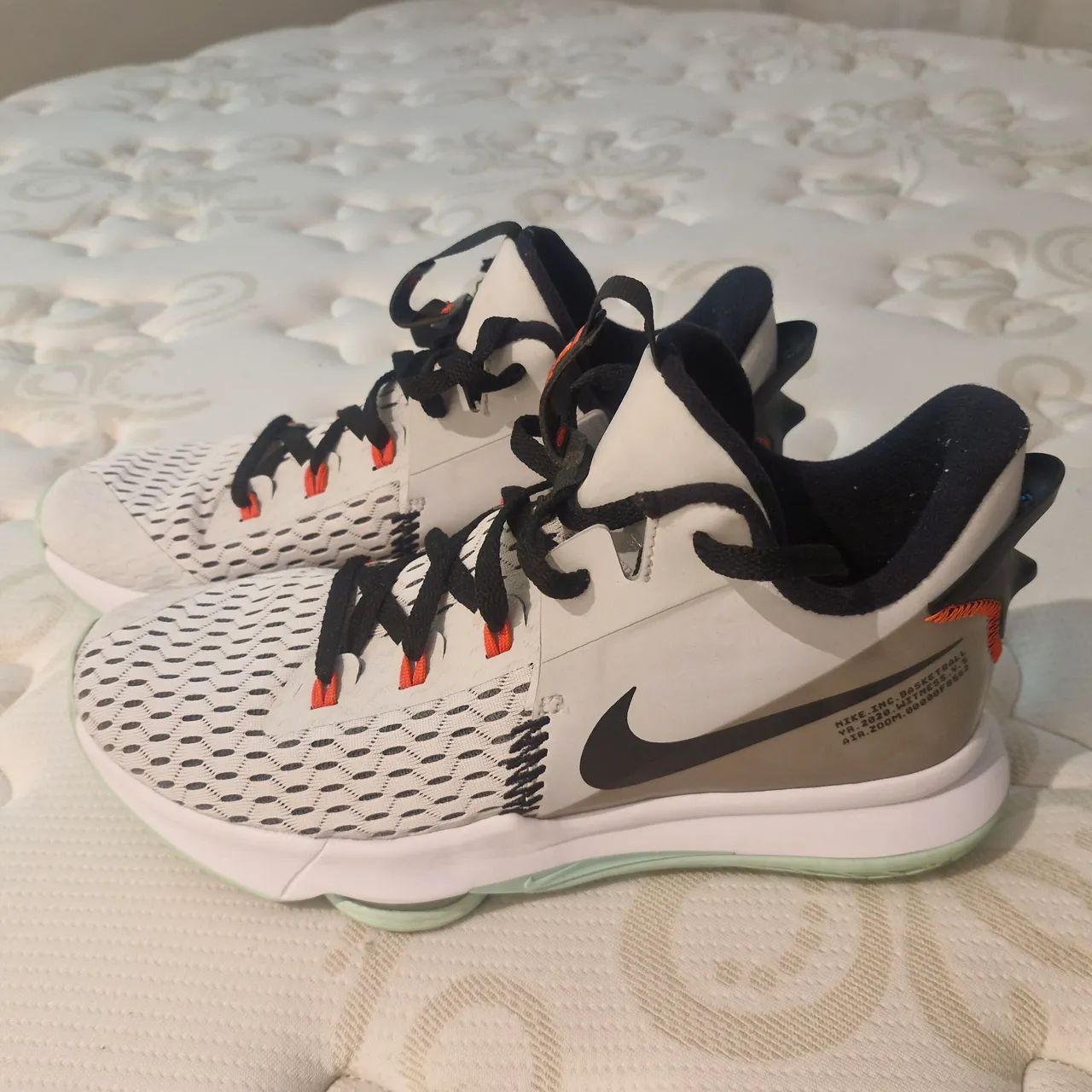 NIKE AIR ZOOM