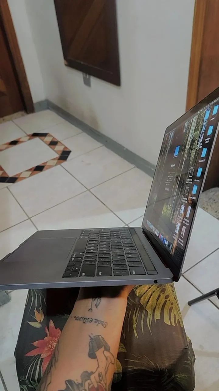 MacBook Pro modelo 2019 Touch Bar - Foto 4