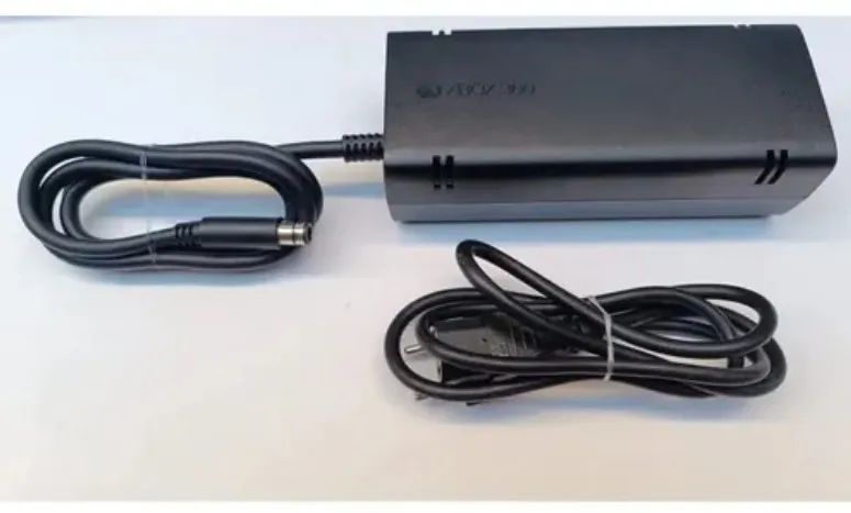 Fonte Original Xbox 360 Microsoft / Bivolt 1 Pino