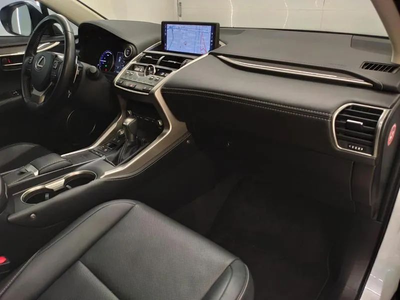 Lexus NX-300 H Luxury 2.5 16V Aut., foto 8 de 20