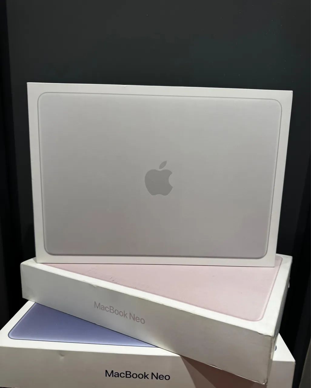 Macbook neo 8/512Gb - com Touch ID - Prata e azul (lacrado