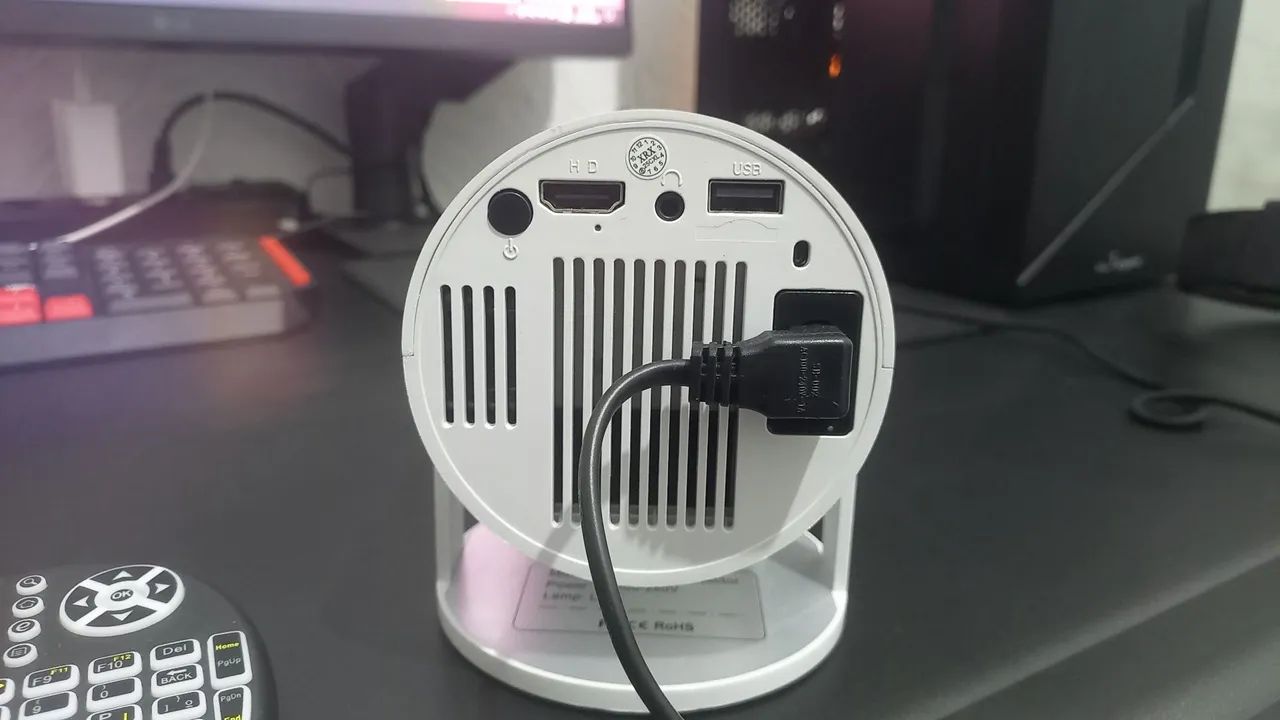 Projetor HY300 Seminovo + Teclado Wireless (Substitui Controle) - Foto 4