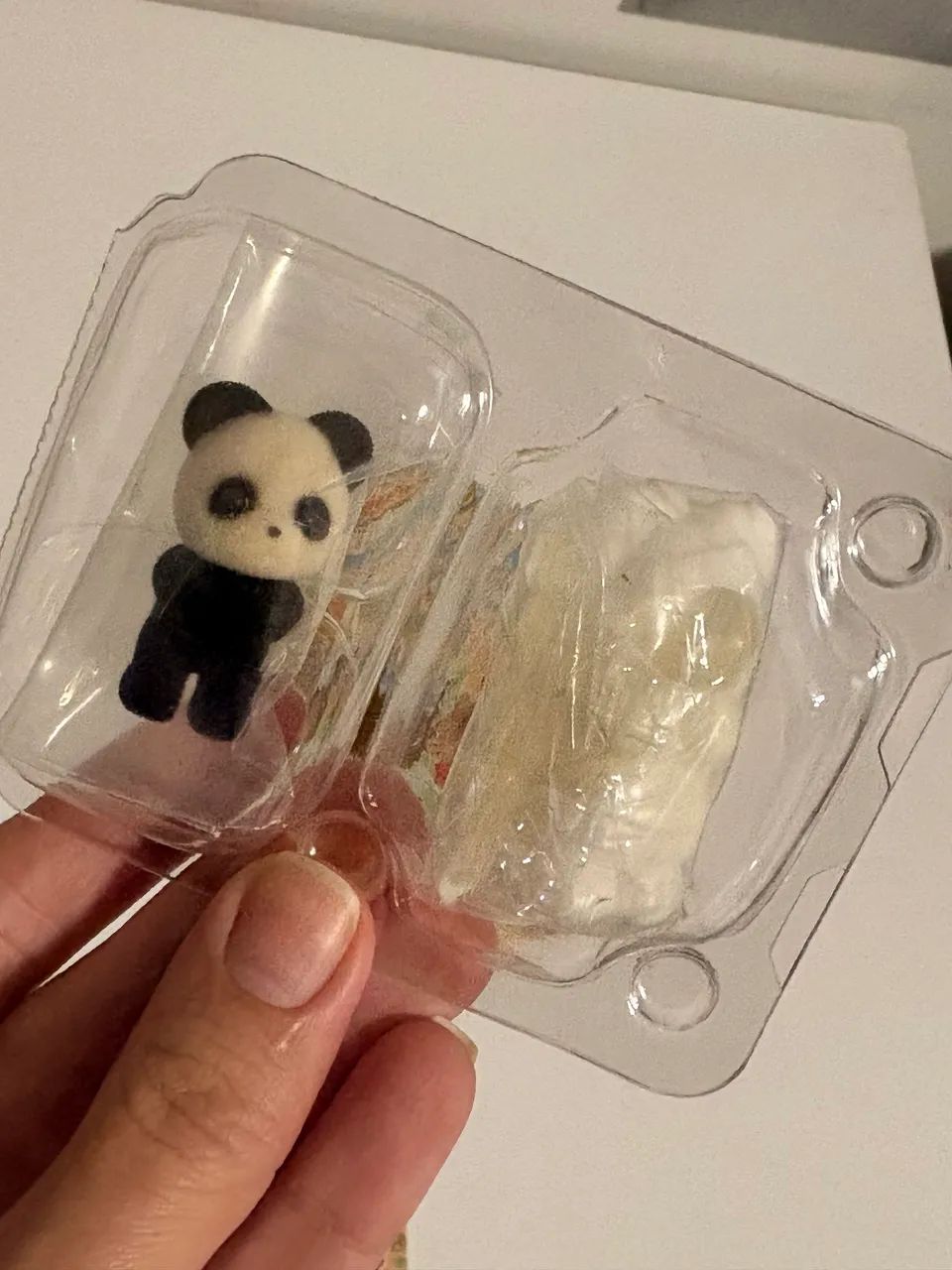 Blind box Sylvanian families Adventure - Bebê panda múmia  - Foto 2