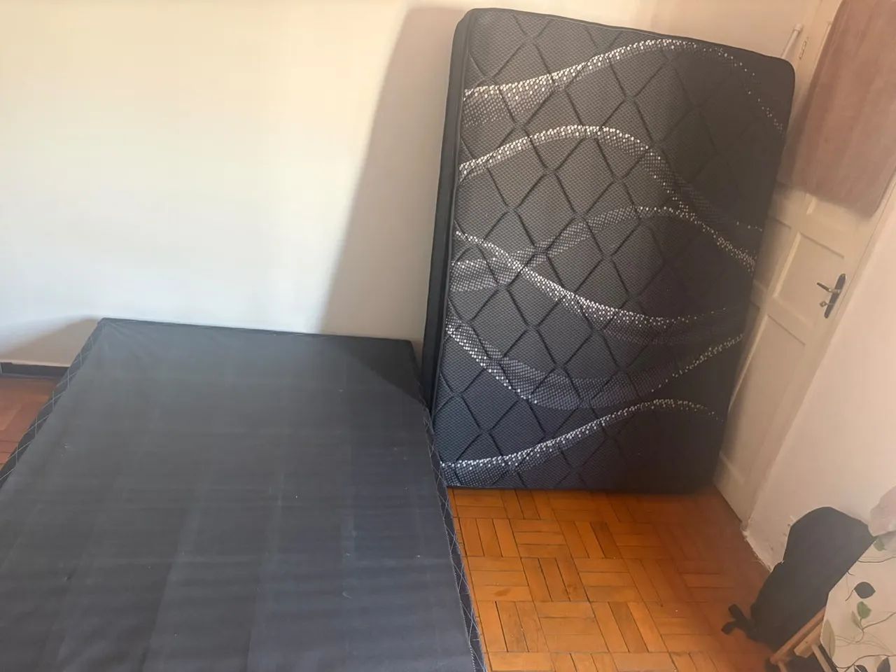 Cama de casal semi nova 